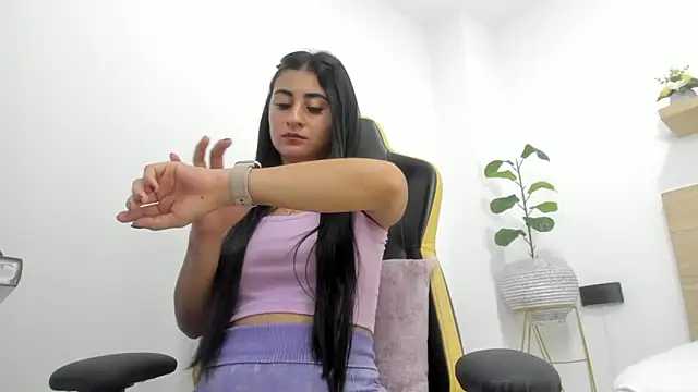 Snapshot of evelin_leroy chatting on 02.28.26 evelin leroy online show from 02.28.26