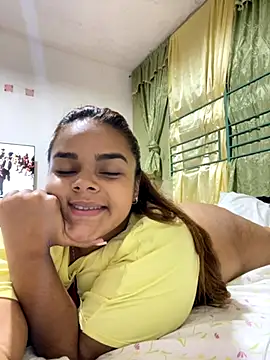 Snapshot of Evabigass chatting on 11.08.25 Evabigass online show from 11.08.25