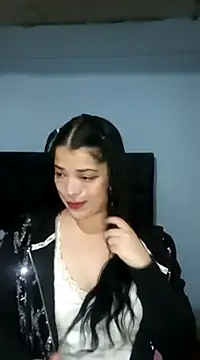 Elvishcassie  online show from 03.19.25