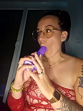 lindsay 33off online show from 09.24.25