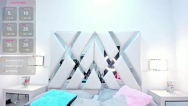 Jeen Taylor online show from 02.12.25