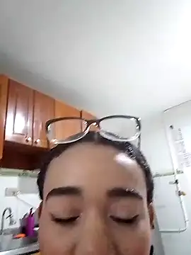 evafoxs online show from 12.21.24