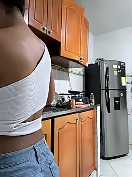 evafoxs online show from 10.29.25