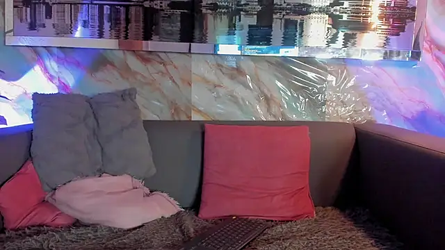 Layla 707 online show from 03.12.25