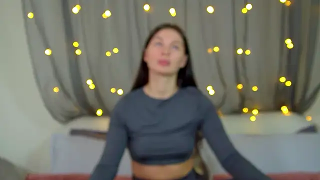 AlexandraBloom online show from 11.12.25