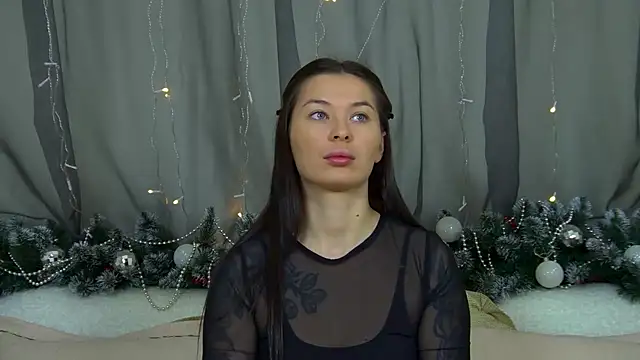 AlexandraBloom online show from 12.04.25