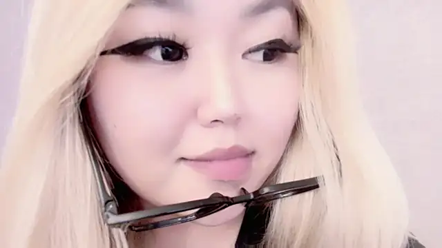 amelia sunlight online show from 02.26.25