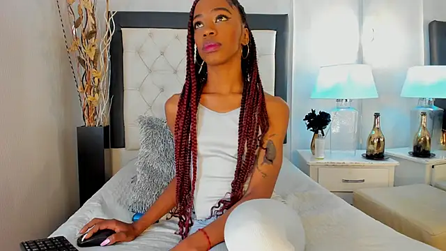 Snapshot of GaleHodge chatting on 10.13.25 GaleHodge online show from 10.13.25