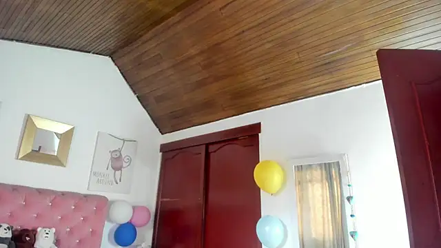 Snapshot of CelessteRedds chatting on 09.25.25 CelessteRedds online show from 09.25.25