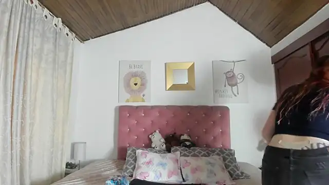 Snapshot of CelessteRedds chatting on 09.30.25 CelessteRedds online show from 09.30.25