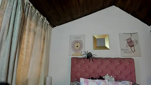 Snapshot of CelessteRedds chatting on 10.30.25 CelessteRedds online show from 10.30.25