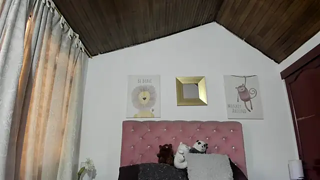 Snapshot of CelessteRedds chatting on 12.05.25 CelessteRedds online show from 12.05.25