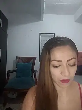 Snapshot of Venus-Wood chatting on 10.29.25 Venus-Wood online show from 10.29.25