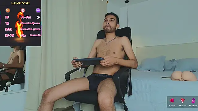 Snapshot of _miguel0 chatting on 02.13.25 miguel0 online show from 02.13.25