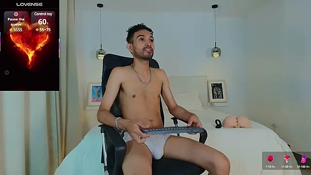 Snapshot of _miguel0 chatting on 02.24.25 miguel0 online show from 02.24.25