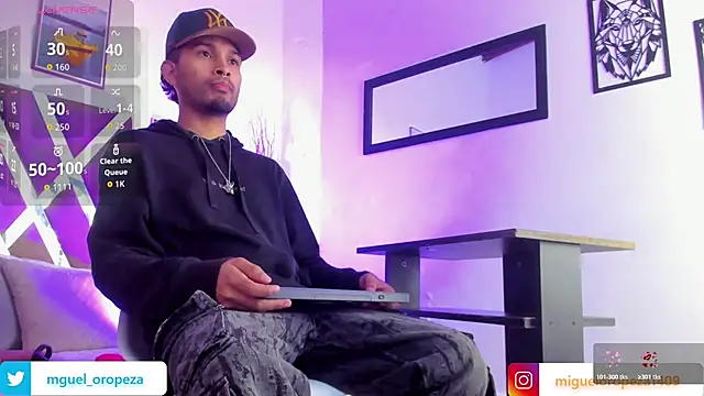 Snapshot of _miguel0 chatting on 10.18.25 miguel0 online show from 10.18.25