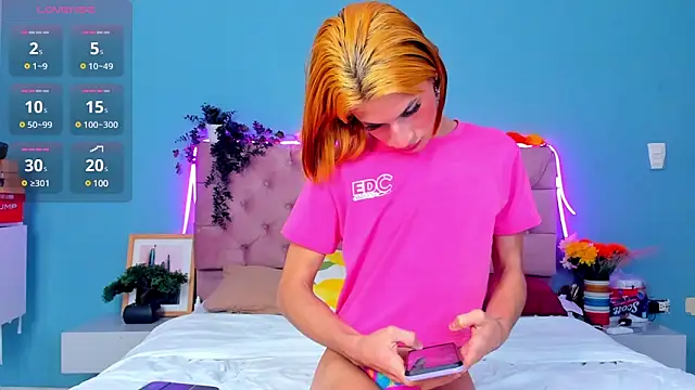 Snapshot of Ladanny_ chatting on 12.15.24 Ladanny online show from 12.15.24