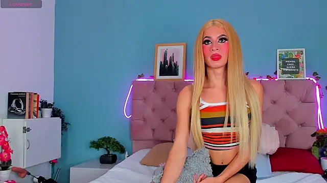 Snapshot of Ladanny_ chatting on 01.15.25 Ladanny online show from 01.15.25