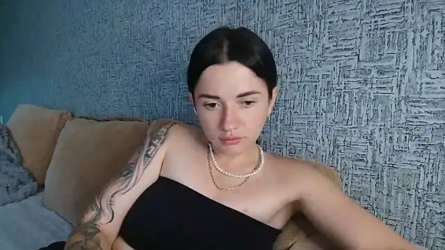 Snapshot of Liana_diva chatting on 06.26.26 Liana diva online show from 06.26.26