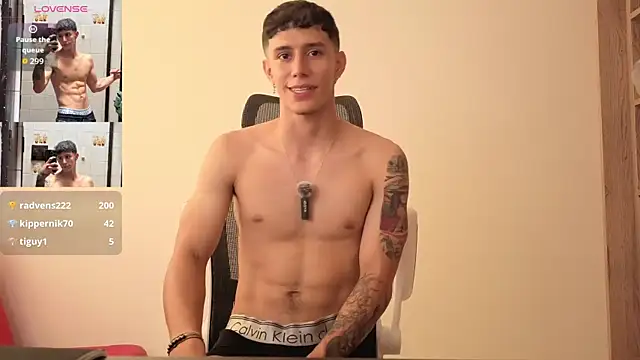 Snapshot of Cristopher23_ chatting on 09.21.25 Cristopher23 online show from 09.21.25