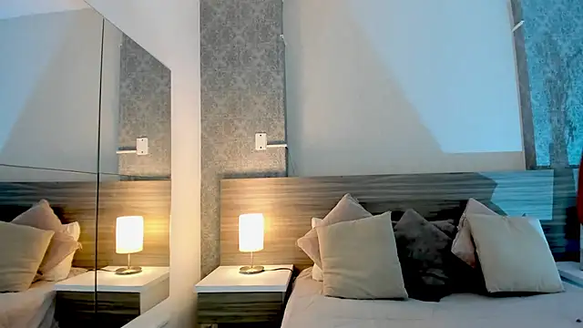 Snapshot of Mistyca chatting on 09.25.25 Mistyca online show from 09.25.25