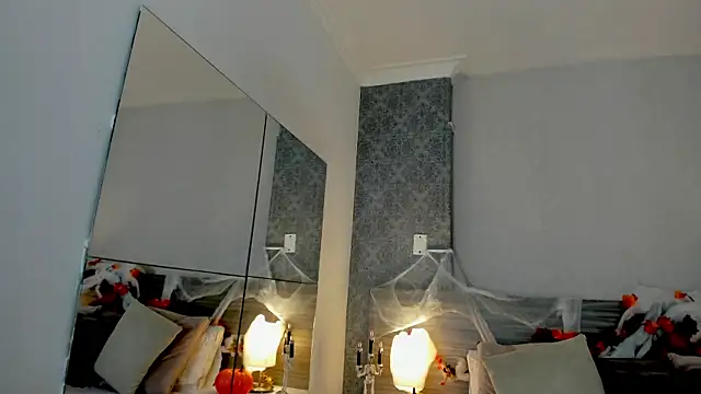 Snapshot of Mistyca chatting on 10.30.25 Mistyca online show from 10.30.25