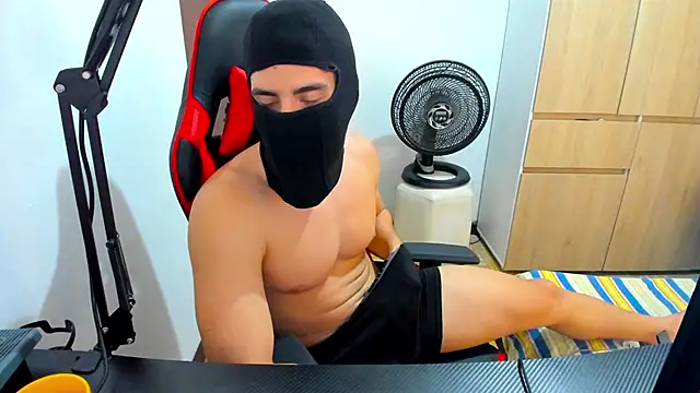 Snapshot of Calihotcaliente277 chatting on 01.10.25 Calihotcaliente277 online show from 01.10.25