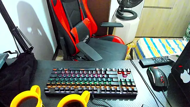 Snapshot of Calihotcaliente277 chatting on 01.14.25 Calihotcaliente277 online show from 01.14.25