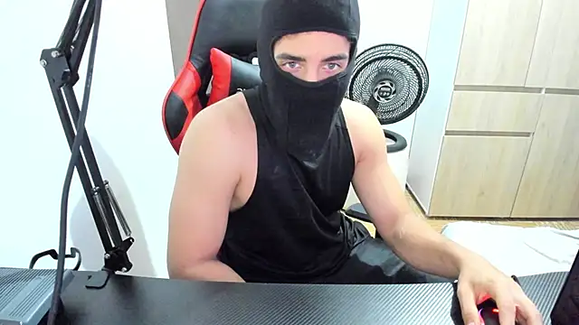 Snapshot of Calihotcaliente277 chatting on 02.17.25 Calihotcaliente277 online show from 02.17.25