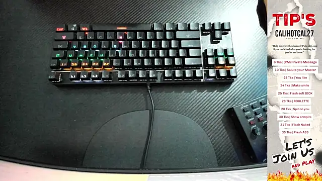 Snapshot of Calihotcaliente277 chatting on 09.15.25 Calihotcaliente277 online show from 09.15.25