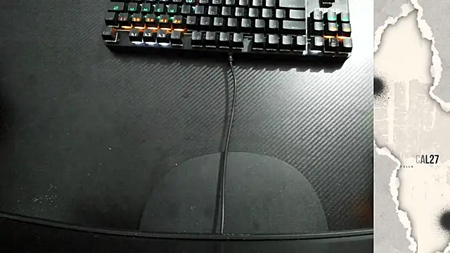 Snapshot of Calihotcaliente277 chatting on 09.22.25 Calihotcaliente277 online show from 09.22.25