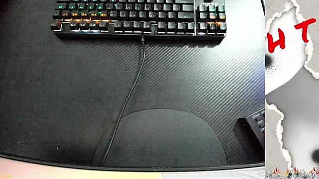 Snapshot of Calihotcaliente277 chatting on 09.23.25 Calihotcaliente277 online show from 09.23.25