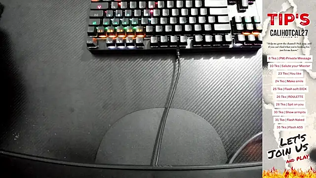 Snapshot of Calihotcaliente277 chatting on 10.11.25 Calihotcaliente277 online show from 10.11.25