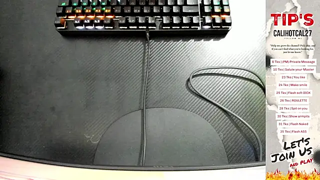 Snapshot of Calihotcaliente277 chatting on 10.14.25 Calihotcaliente277 online show from 10.14.25