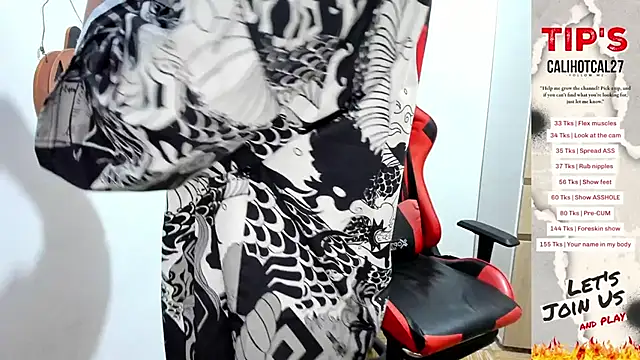Snapshot of Calihotcaliente277 chatting on 10.29.25 Calihotcaliente277 online show from 10.29.25