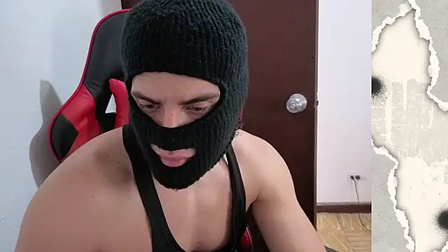 Snapshot of Calihotcaliente277 chatting on 12.15.25 Calihotcaliente277 online show from 12.15.25