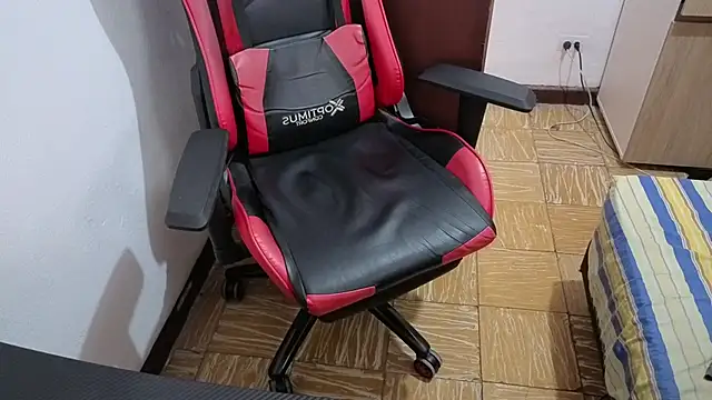 Snapshot of Calihotcaliente277 chatting on 01.15.26 Calihotcaliente277 online show from 01.15.26