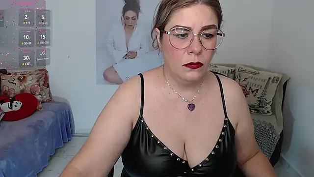 Serenay  online show from 12.02.24