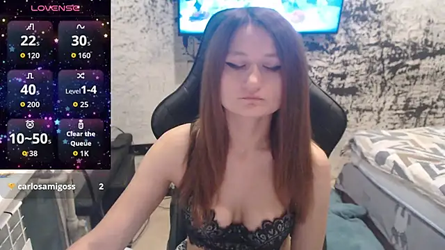 Snapshot of PamelaYoun chatting on 10.05.25 PamelaYoun online show from 10.05.25