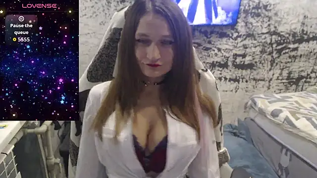 Snapshot of PamelaYoun chatting on 10.08.25 PamelaYoun online show from 10.08.25