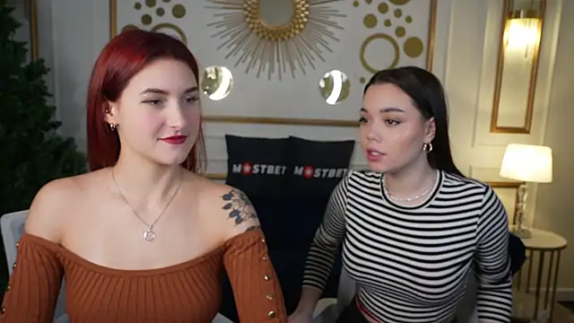 Snapshot of Magnetic_Mia_ chatting on 12.10.24 Magnetic Mia online show from 12.10.24