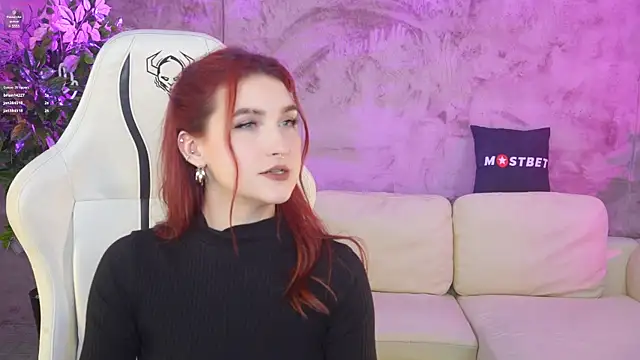 Snapshot of Magnetic_Mia_ chatting on 01.09.25 Magnetic Mia online show from 01.09.25