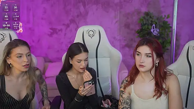 Snapshot of Magnetic_Mia_ chatting on 02.11.25 Magnetic Mia online show from 02.11.25