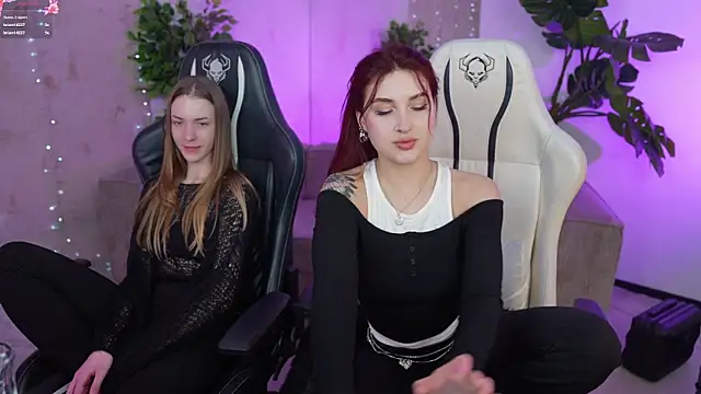 Snapshot of Magnetic_Mia_ chatting on 03.02.25 Magnetic Mia online show from 03.02.25