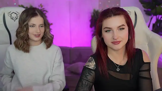 Snapshot of Magnetic_Mia_ chatting on 03.12.25 Magnetic Mia online show from 03.12.25