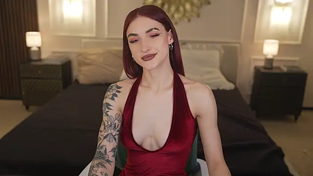 Magnetic Mia  online show from 04.21.26