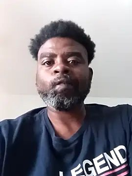 Snapshot of SLOWSTRO chatting on 09.20.25 SLOWSTRO online show from 09.20.25