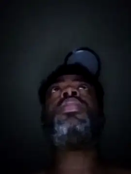 Snapshot of SLOWSTRO chatting on 10.22.25 SLOWSTRO online show from 10.22.25