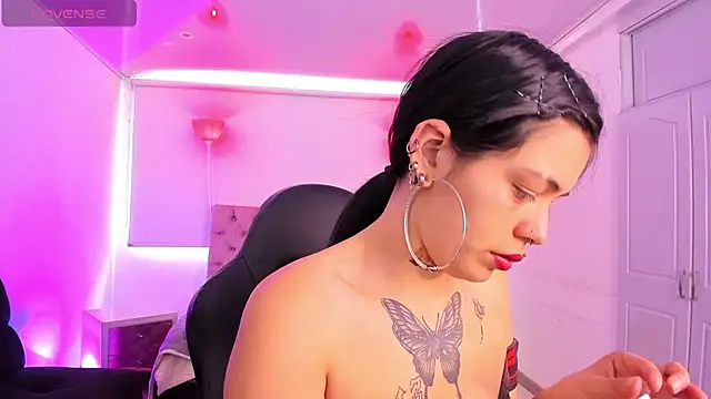 Snapshot of AuroraDiaz chatting on 09.08.25 AuroraDiaz online show from 09.08.25