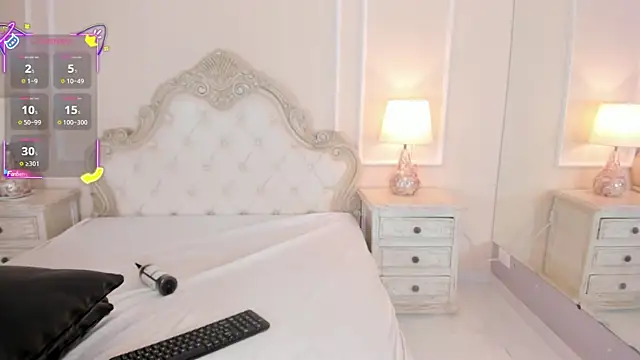 Snapshot of SamanthaPierce chatting on 11.24.25 SamanthaPierce online show from 11.24.25